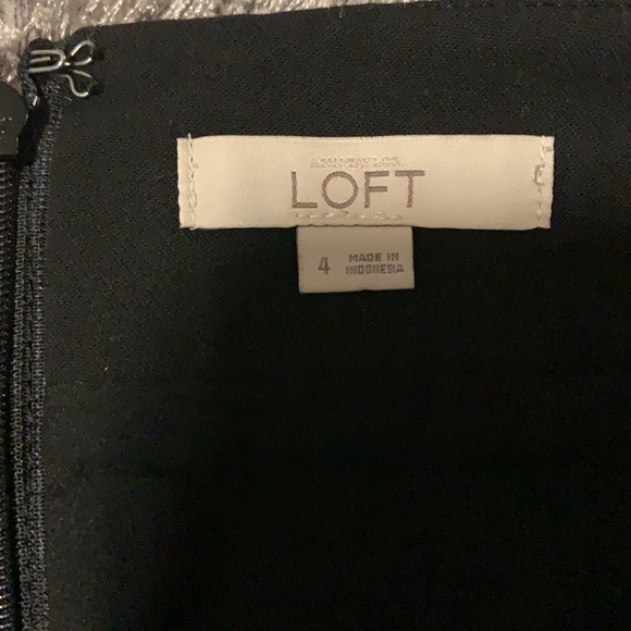 Women’s loft black pencil skirt - Picture 2 of 2